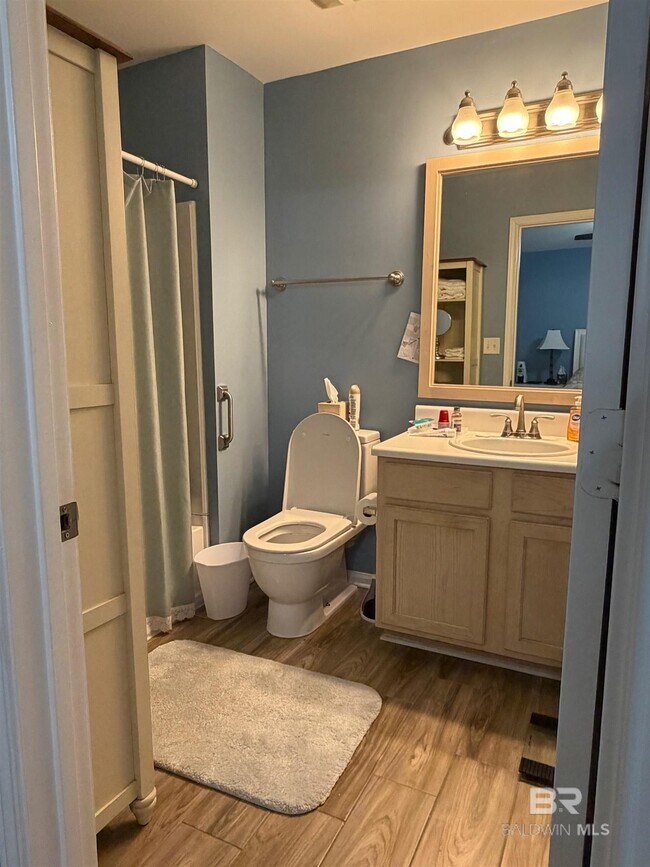 Building Photo - 1517 Regency Rd