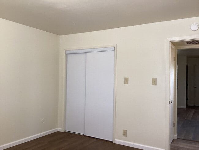 Building Photo - 1414 W Vassar Ave