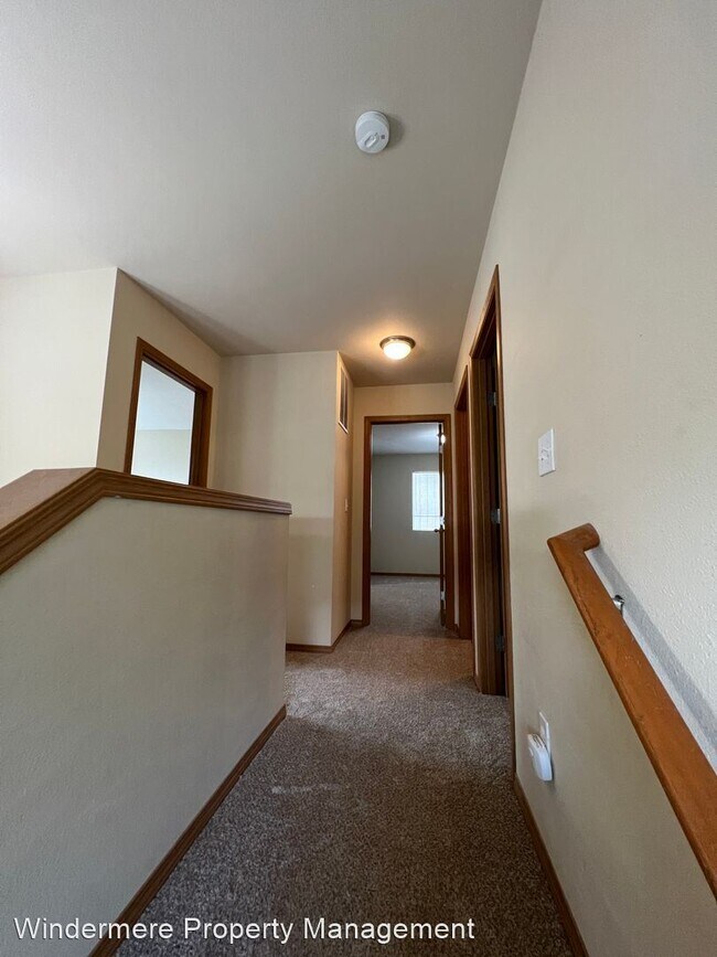 Building Photo - 3 br, 2.5 bath House - 6878 Aquene Loop Ne