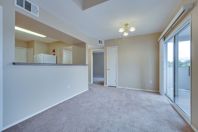 Building Photo - SW!! 2 Bedroom 2 Bath 2nd floor Condo!!! O...