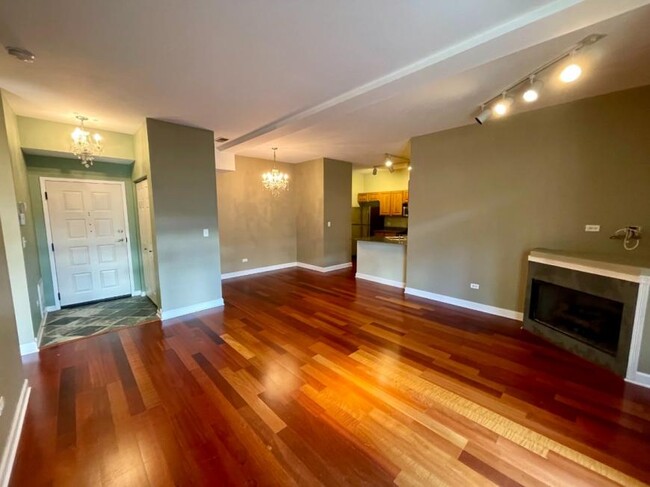 Building Photo - 2 bedroom in CHICAGO IL 60647