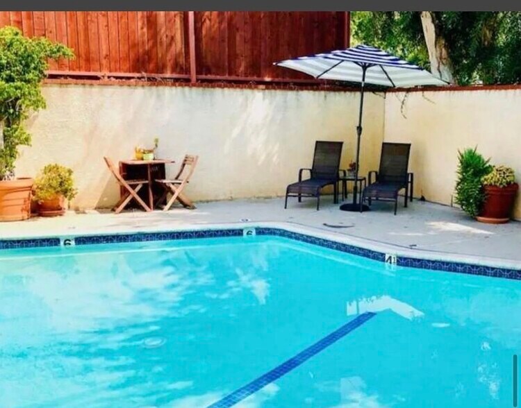 Building Photo - 4807 Beck Ave