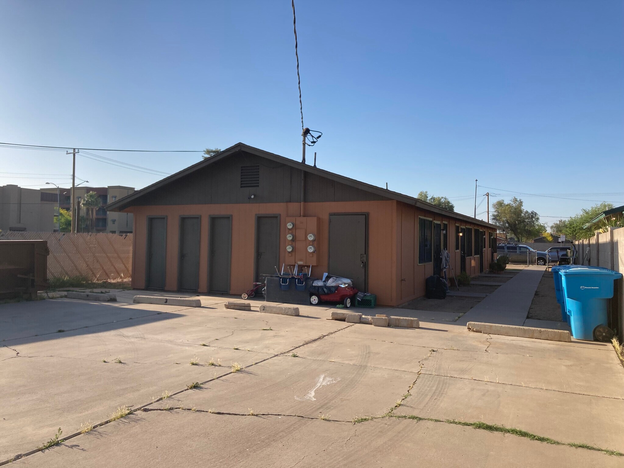 Building Photo - 1209 E Adams St