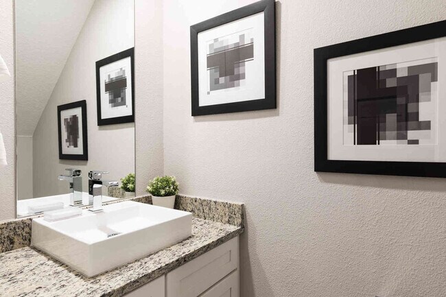 Building Photo - 7586 Sunny Dreams Ln