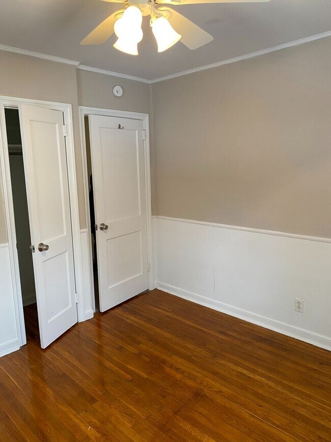 Building Photo - Gorgeous 3-Bedroom Townhouse in Ardmore! Available mid-September!