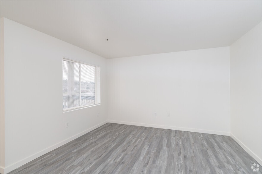 2BR, 1BA - 795SF - Living Room - OUTLOOK APTS