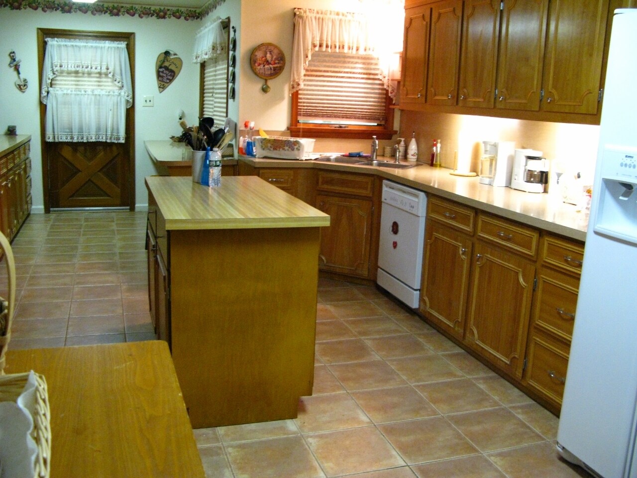Building Photo - 392 Hallowood Dr