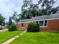 Building Photo - 1640 N Prairie Ave