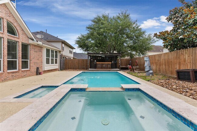 Building Photo - 20911 Lonely Star Ln