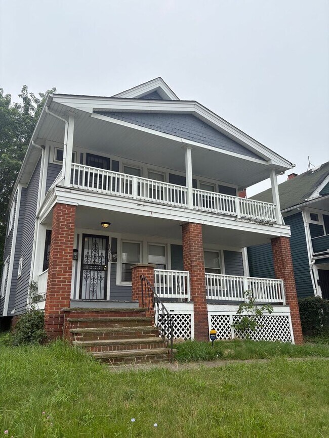 Primary Photo - 10710 Grandview Ave