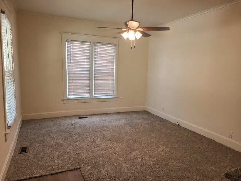 Building Photo - 717 Seed St