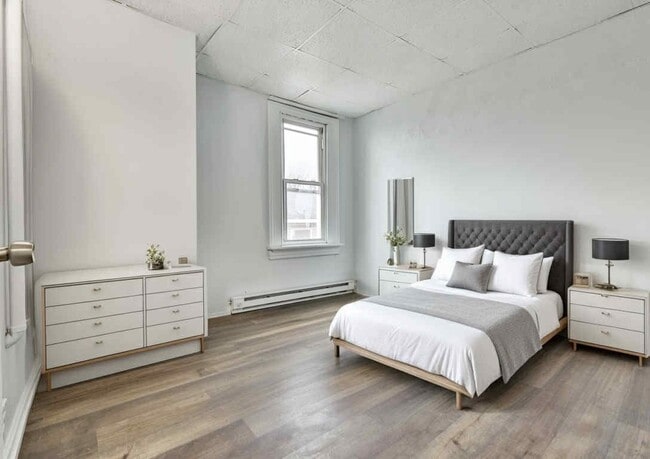 Building Photo - Beautifully Renovated 2-Bedroom, 1-Bath Apartment Move-In Ready!