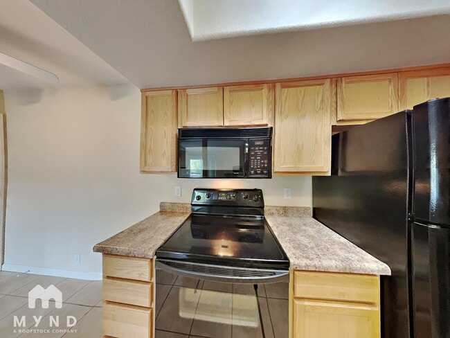 Building Photo - 530 E Patriot Blvd