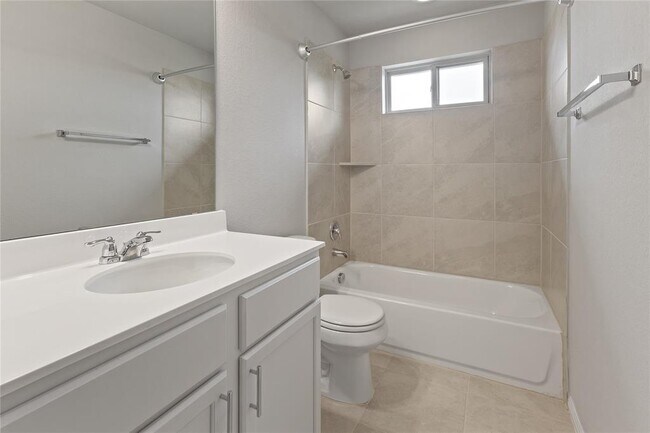 Building Photo - 180 MacArthur Dr