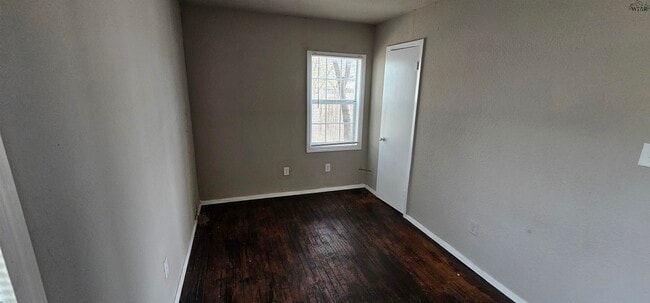 Building Photo - 1633 Lucas Ave