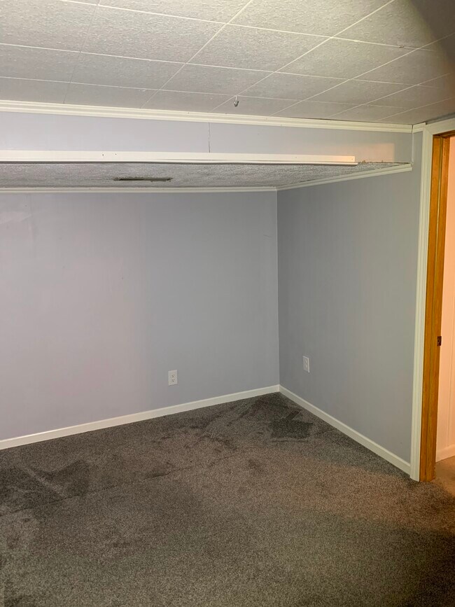 lower level non-conforming bedroom - 620 114th Ln NE