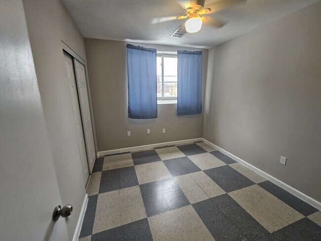 Building Photo - 3009 Pearl Ave