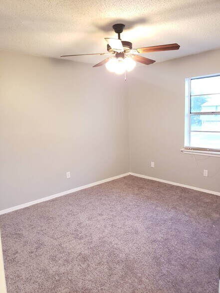 Building Photo - 405 Willett Pl Blvd