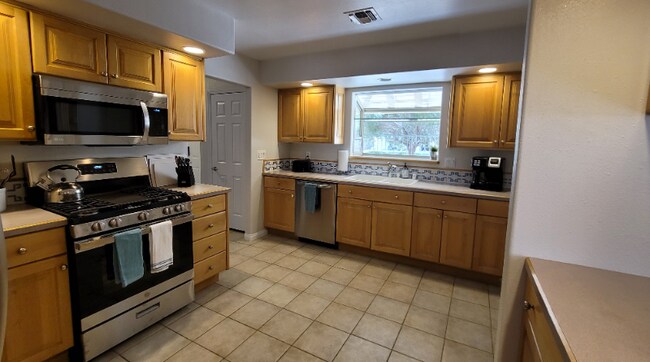 Building Photo - 1254 Los Meadows Dr