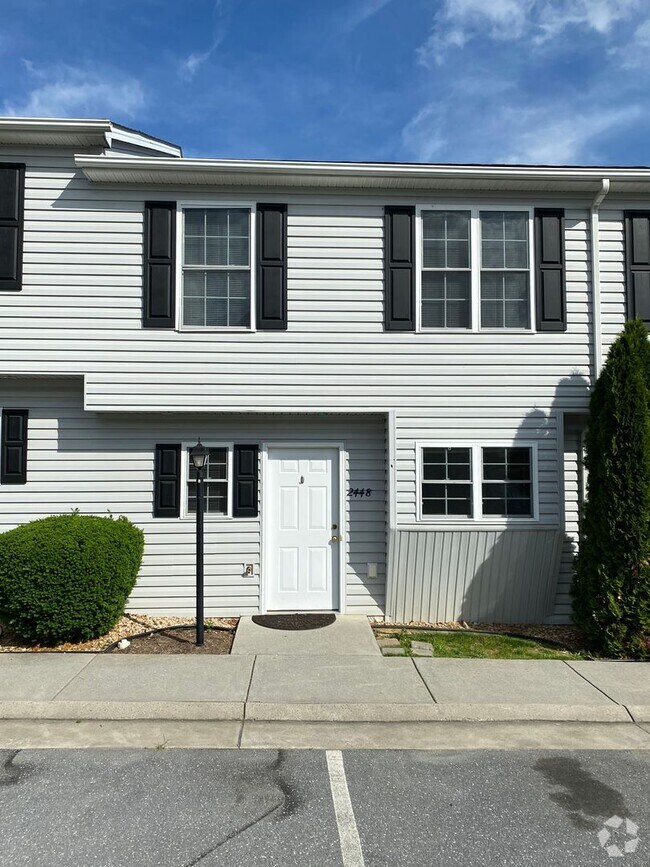 Building Photo - Renovated Home with Open Floor Plan, NEW L...
