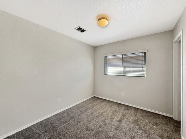 Building Photo - 11842 Silver Coins