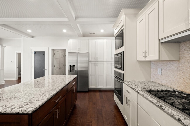 Building Photo - 916 Star of Danube Way