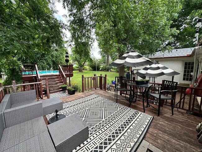 Building Photo - For Rent: Spacious 3 Bed + Office Home wit...