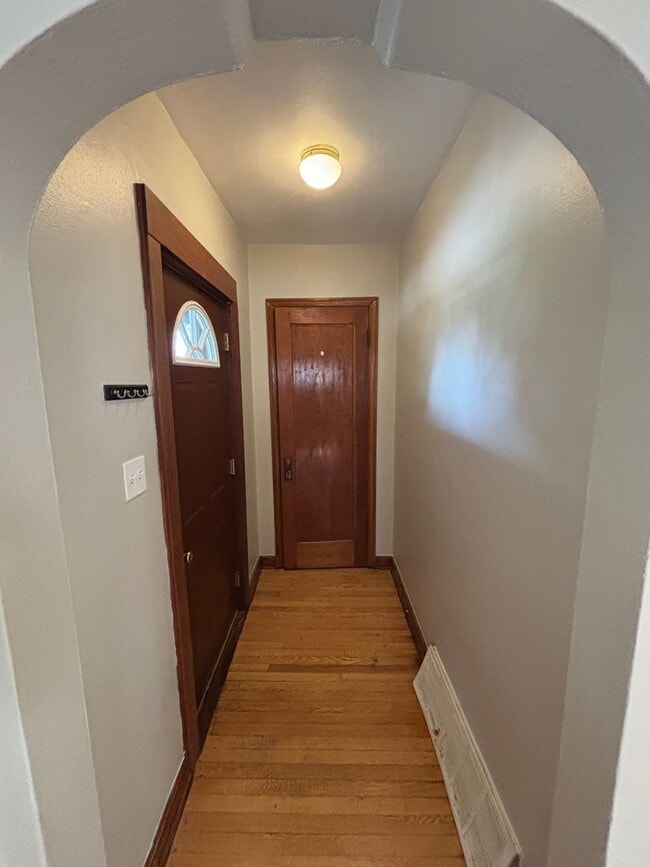 Building Photo - Charming 3-Bedroom in the Heart of Riverwest