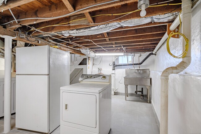 Building Photo - 316 Reef Rd