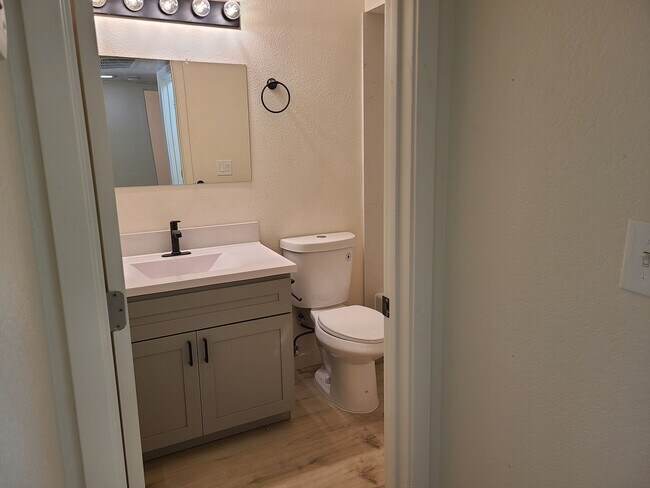 Building Photo - 7945-7947 Tangors Way
