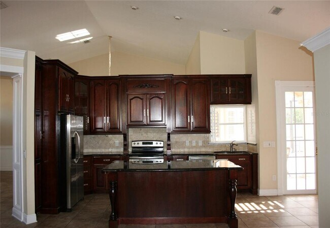 Building Photo - 3051 Zaharias Dr