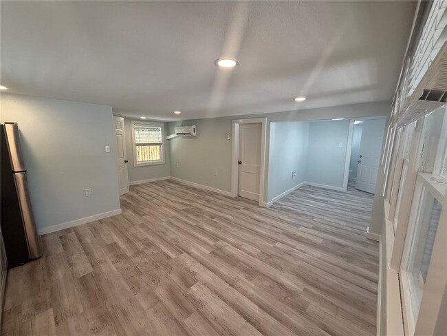 Building Photo - 41 84th Ave