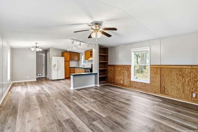 Building Photo - 636 Balsa