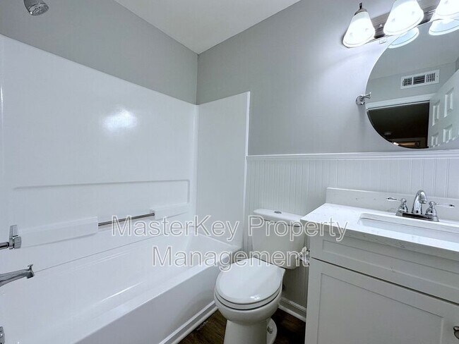 Building Photo - 1312 Hillbrow Ln