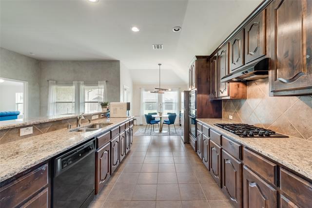 Building Photo - 10413 Canyon Lake View