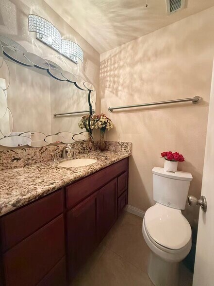 Building Photo - 104 N Wilson Ave