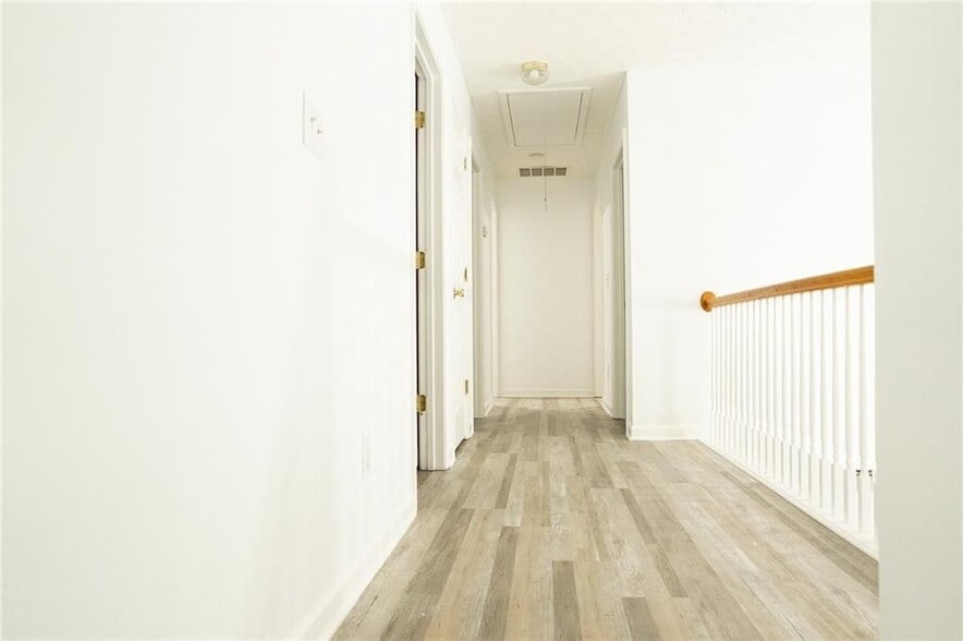 Building Photo - 1315 Great River Pkwy SE