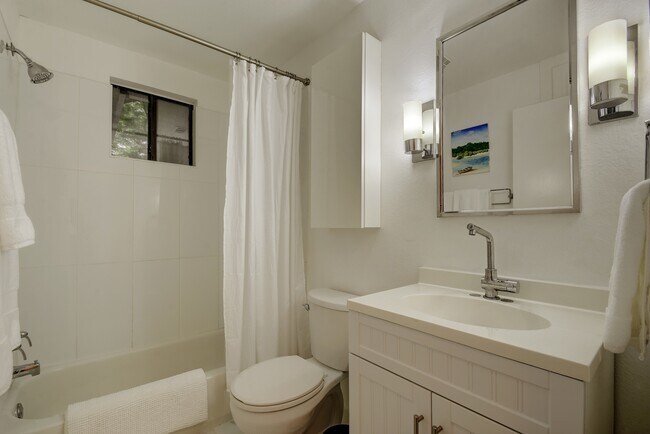 Building Photo - 2823 Garwood St