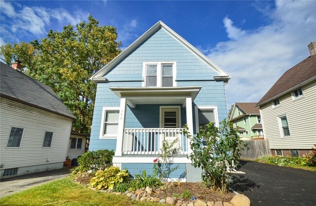 Primary Photo - 144 Parce Ave