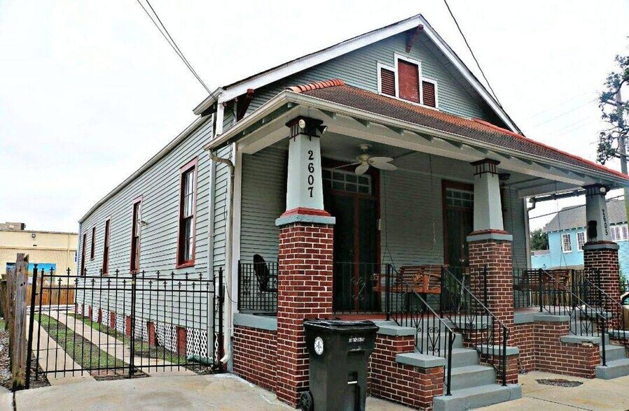 Building Photo - 2607 Banks St