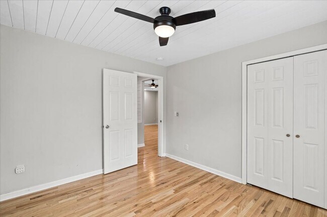 Building Photo - 112 McCary St
