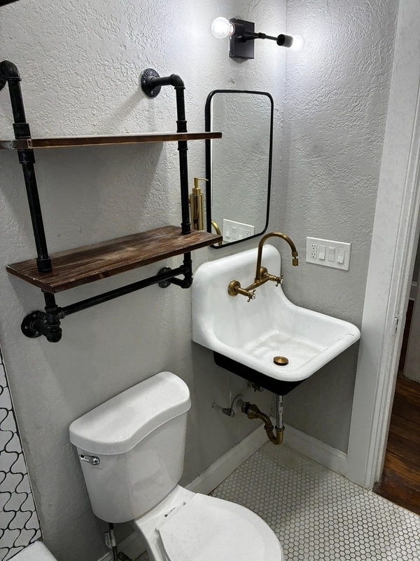 Building Photo - 2738 Riverside Ave