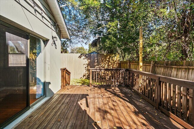 Building Photo - Beautiful home in desirable San Marco area!