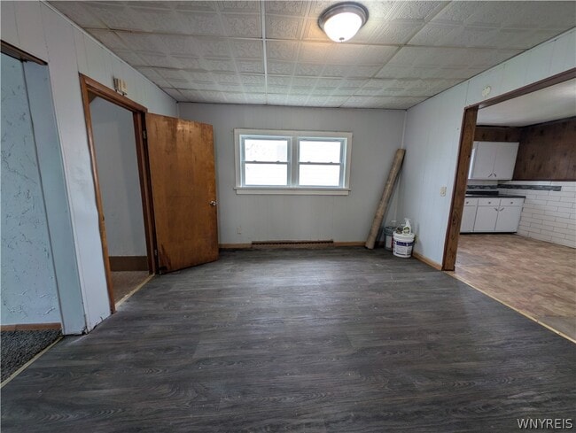 Building Photo - 627 Deer St