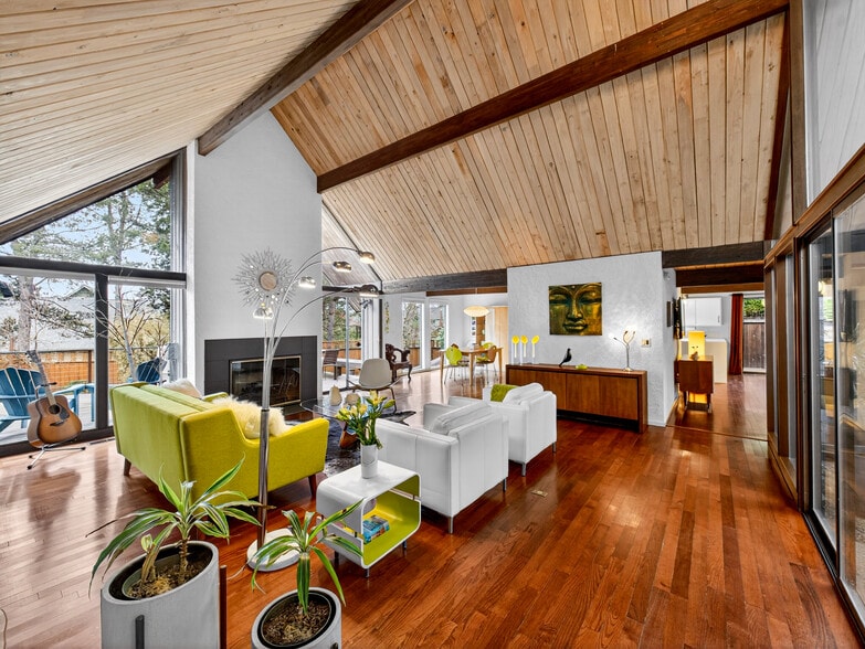 Building Photo - 10956 SE Azar Dr