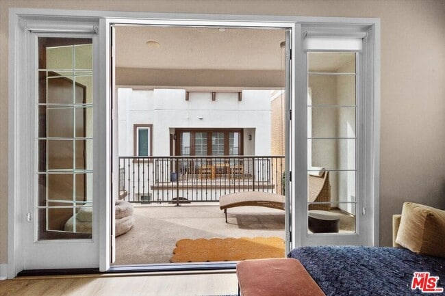 Building Photo - 127 Boeing Ln