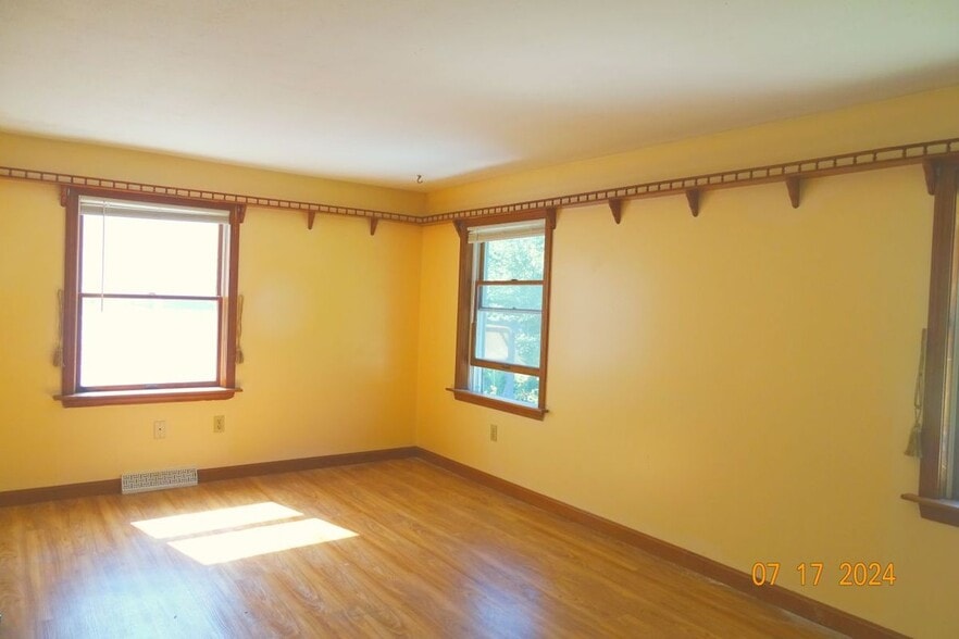 Building Photo - 410 Bald Hill Rd