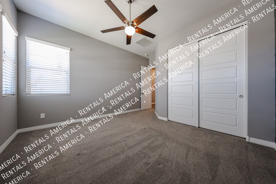 Building Photo - 5833 S Wilson Way