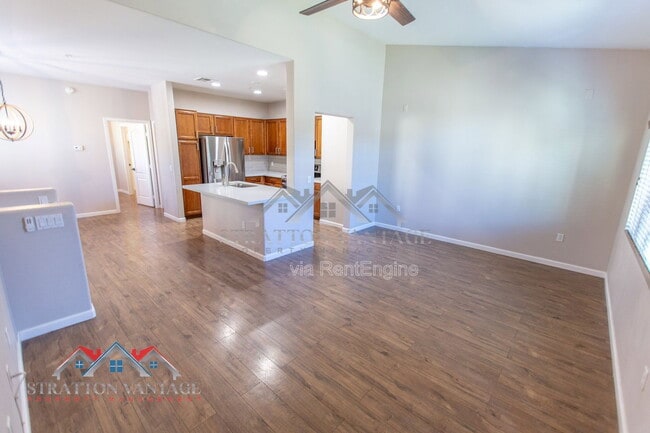 Building Photo - 240 W Juniper Ave