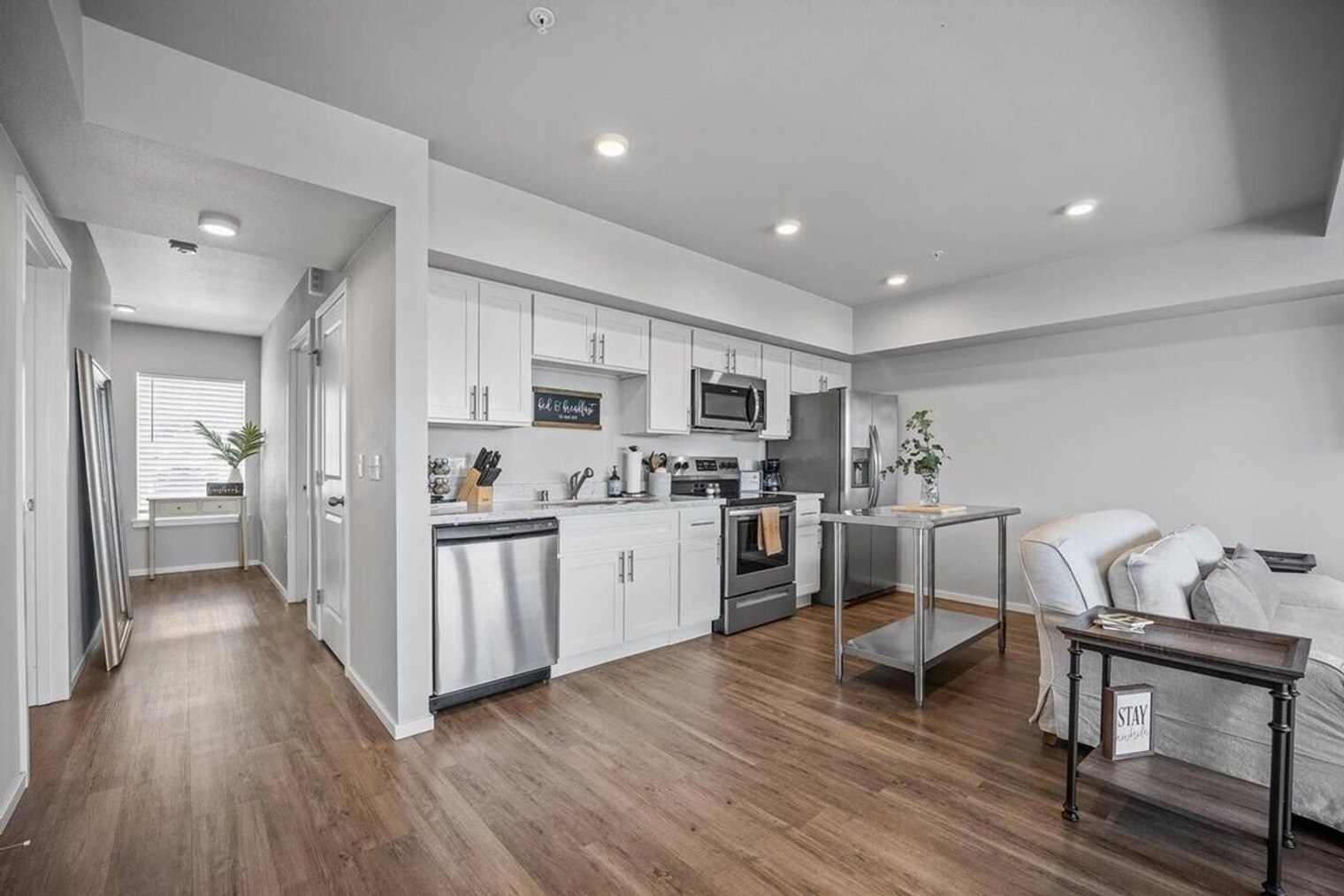 Building Photo - 624 E 32nd St